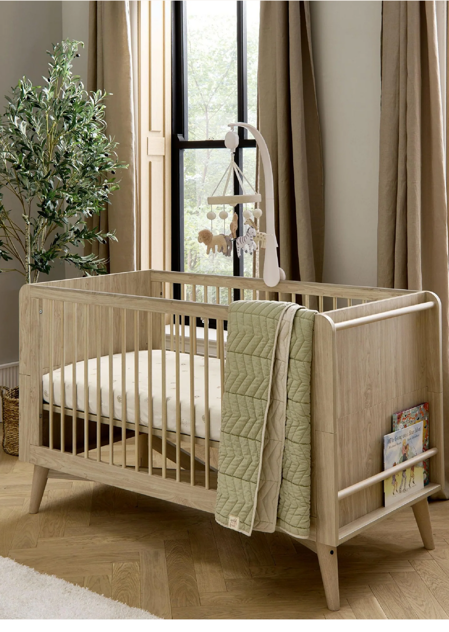 Mamas and Papas Coxley 2 piece set, Cotbed and Dresser