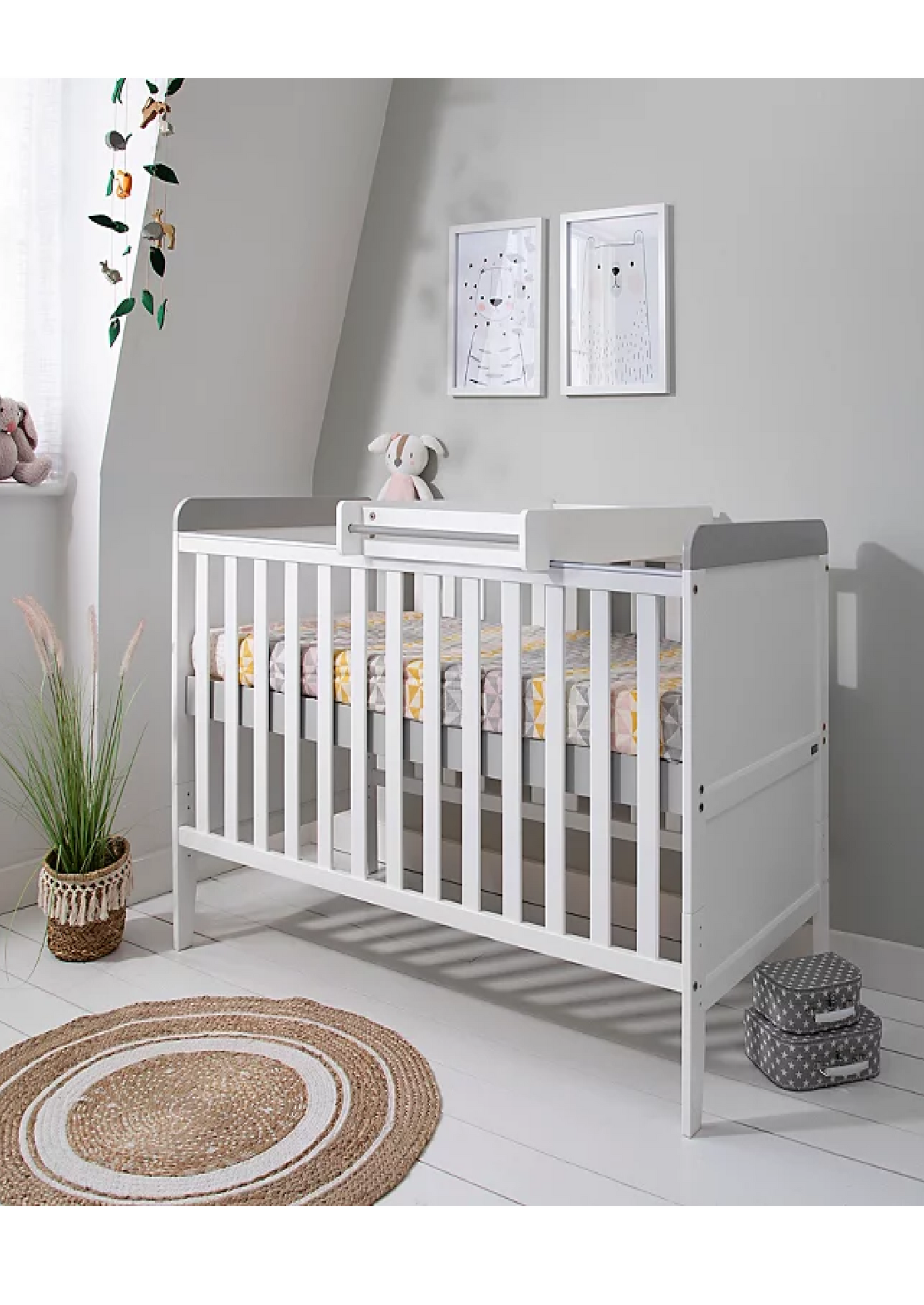 Tutti Bambini Rio Cotbed with Cot Top Changer