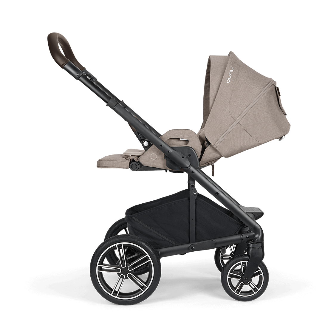 Nuna Mixx Next with Arra Flex and Curv Base