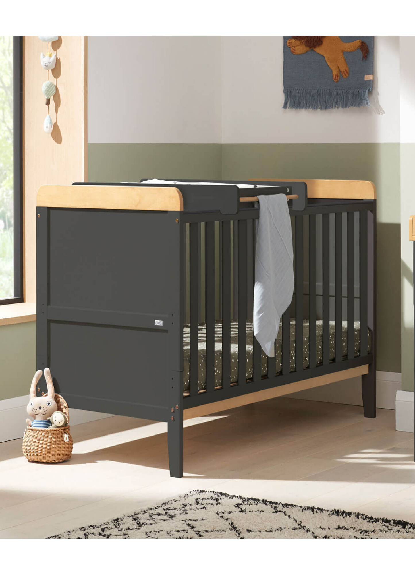 Tutti Bambini Rio Cotbed with Cot Top Changer